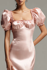 Rosa Langes Ballkleid aus Satin mit Ärmeln